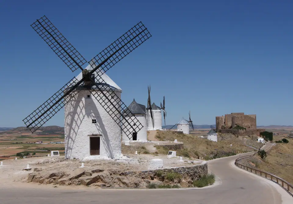 De windmolens van Consuegra in La Mancha.