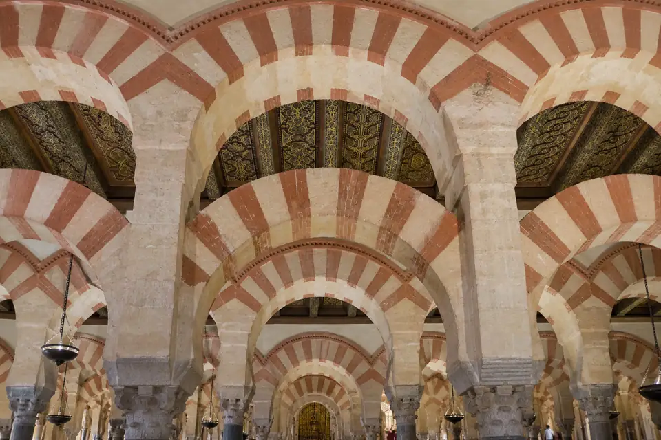 De dubbele bogen van de Mezquita