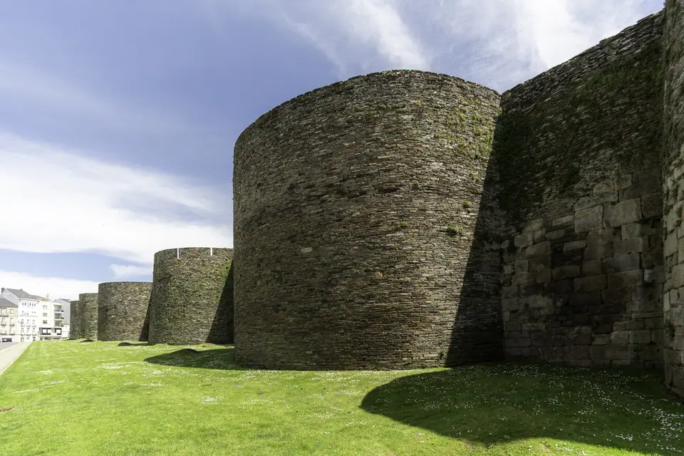 De Romeinse stadsmuren van Lugo, 2023.