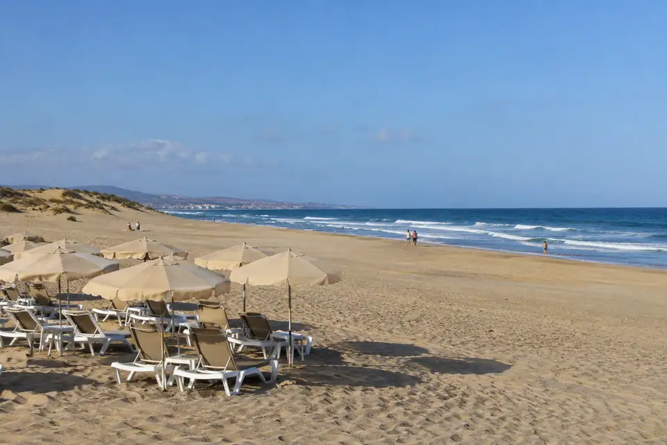 Parasols op het strand van Playa del Inglés