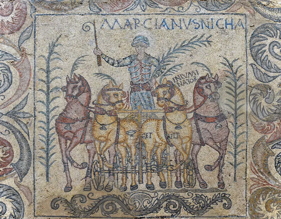 Romeins mozaïek met wagenmenner Marcianus, vierde eeuw, Museo Nacional de Arte Romano in Mérida.