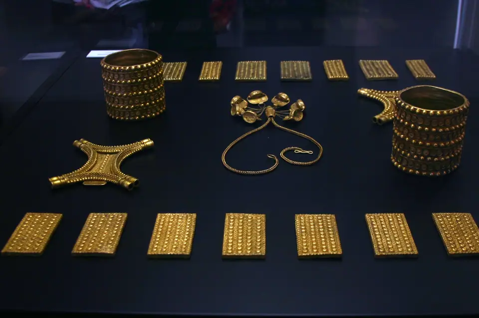 De schat van El Carambolo, gefotografeerd in het archeologisch museum van Sevilla.