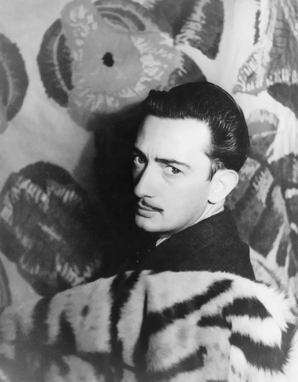 Salvador Dalí in 1939. Historisch portret.
